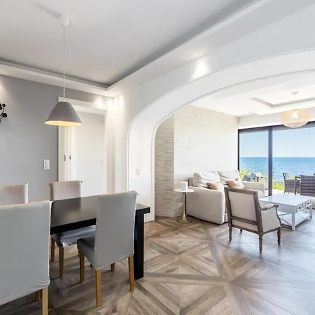 Adriana By Terry's Homes Waterfront Seaview Διαμέρισμα