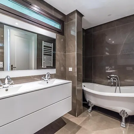 Adriana By Terry's Homes Waterfront Seaview Διαμέρισμα Κάννες