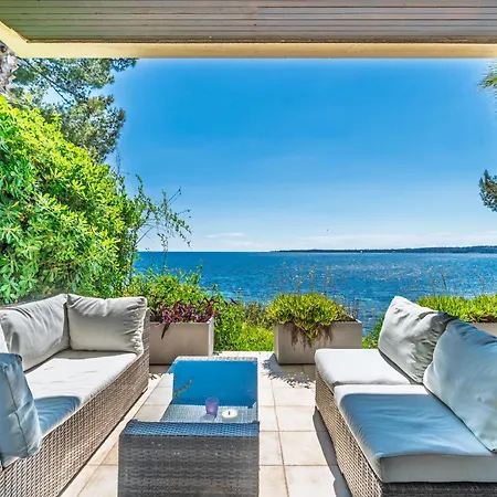 Adriana By Terry's Homes Waterfront Seaview Κάννες