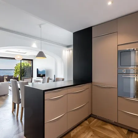 Διαμέρισμα Adriana By Terry's Homes Waterfront Seaview Κάννες
