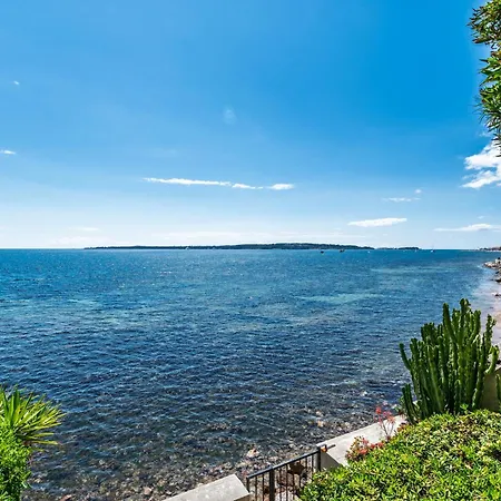Adriana By Terry's Homes Waterfront Seaview Κάννες