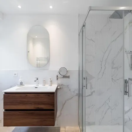 Adriana By Terry's Homes Waterfront Seaview Apartment Cannes