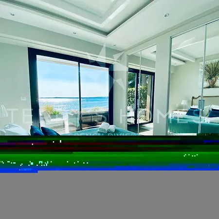 Adriana By Terry's Homes Waterfront Seaview * Cannes